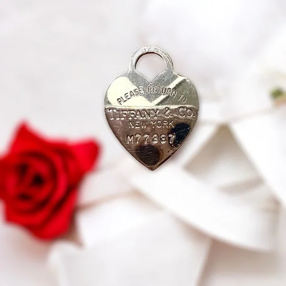 Tiffany & Co. Heart “Please Return To” Pendant - Picture 2 of 10